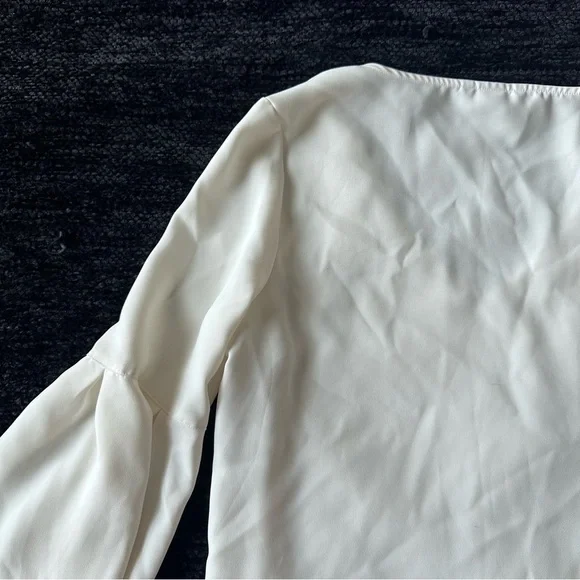 H&M Ruffle Bell Sleeve Blouse - Picture 8 of 8